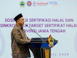 Wakil Gubernur Jawa Tengah, Taj Yasin saat meberikan arahan mengenai Sosialisasi Sertifikasi Halal dan Sinkronisasi Target Sertifikat Halal di Provinsi Jawa Tengah, di Gedung Grhadika Bakti Praja Semarang. (dok Pemprov Jateng)