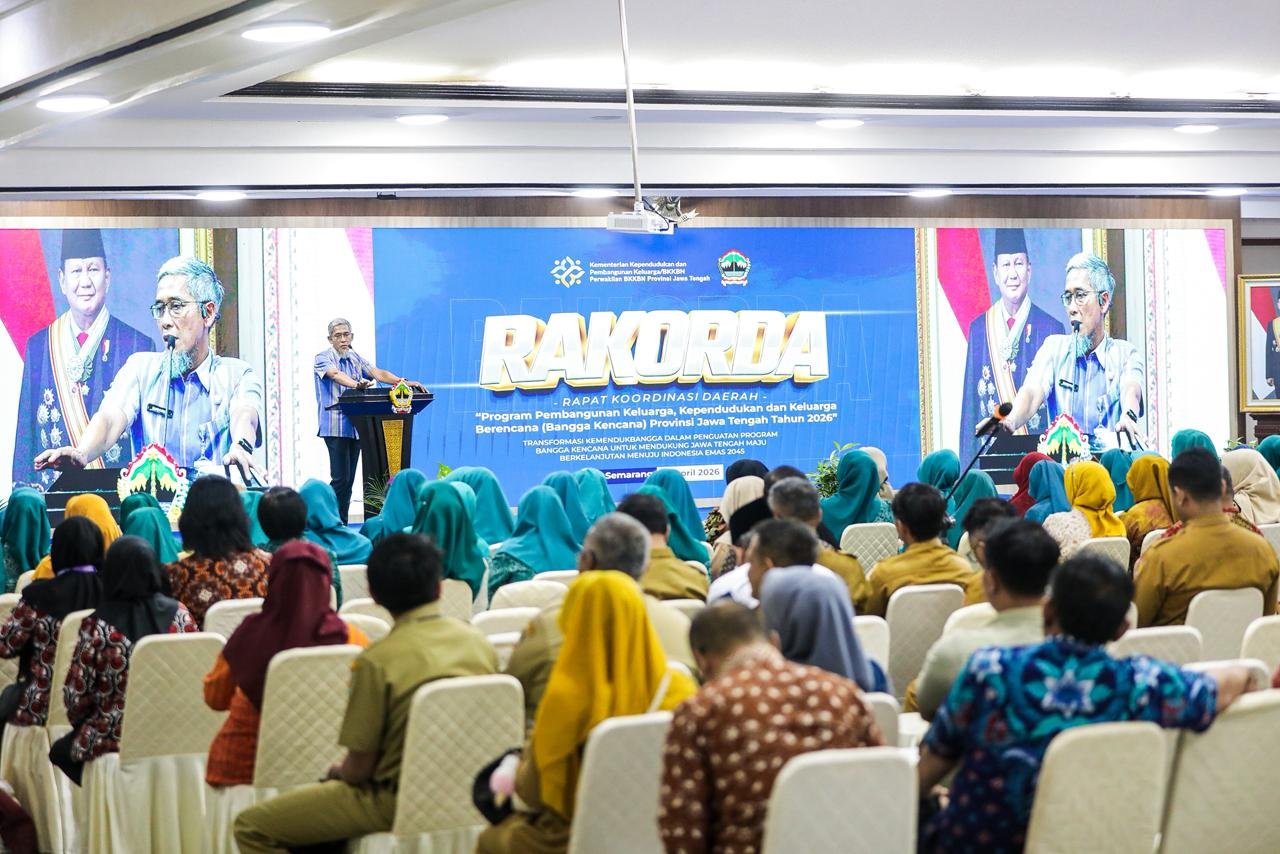 Sekretaris Daerah (Sekda) Provinsi Jawa Tengah, Sumarno saat membuka Rapat Koordinasi Daerah (Rakorda) Bangga Kencana tingkat Provinsi Jawa Tengah 2026. (dok Pemprov Jateng)