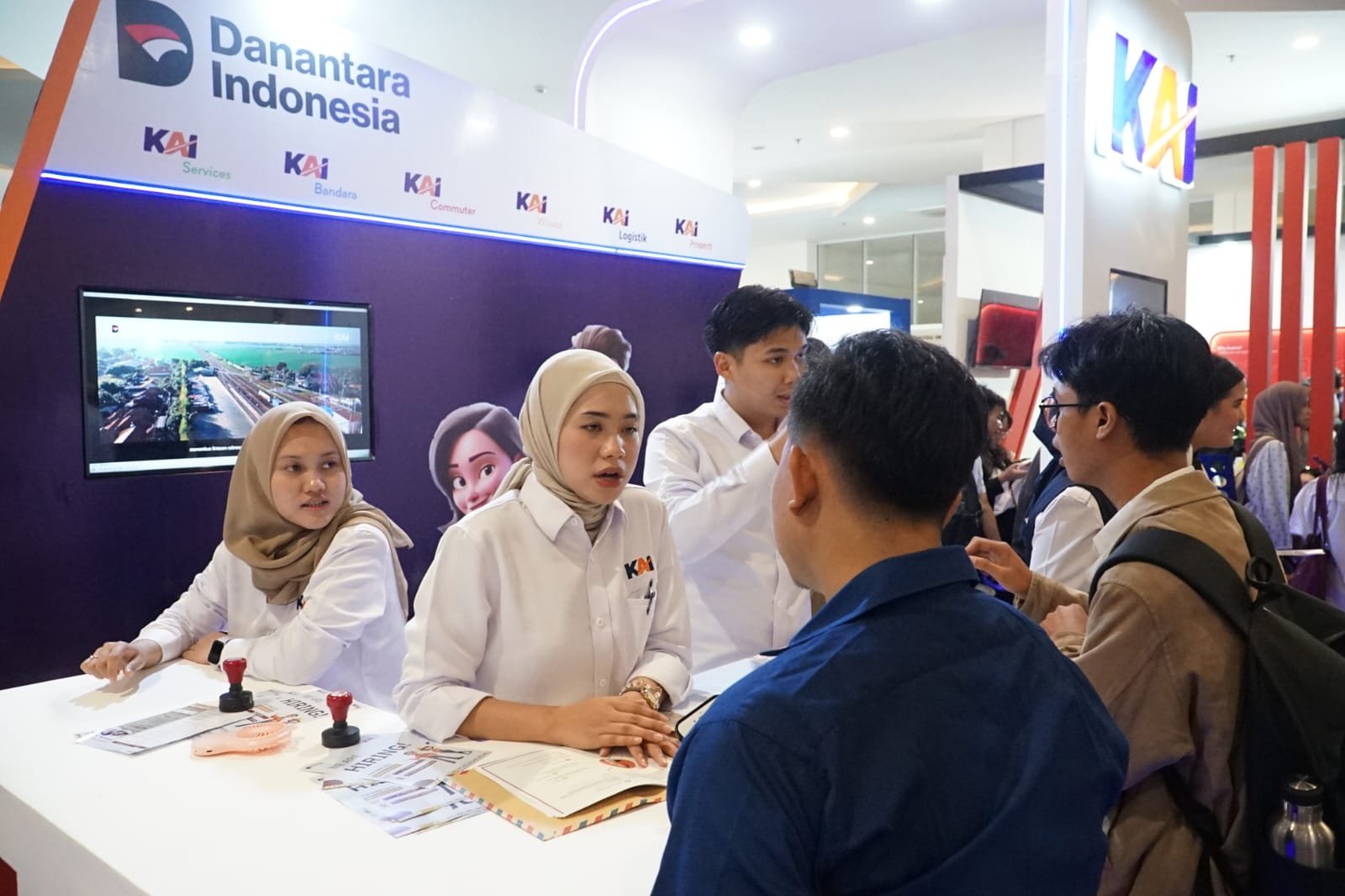 Suasana hari pertama gelaran Campus Job Fair Semarang 2026 di Gedung Muladi Dome, Universitas Diponegoro. (dok KAI)