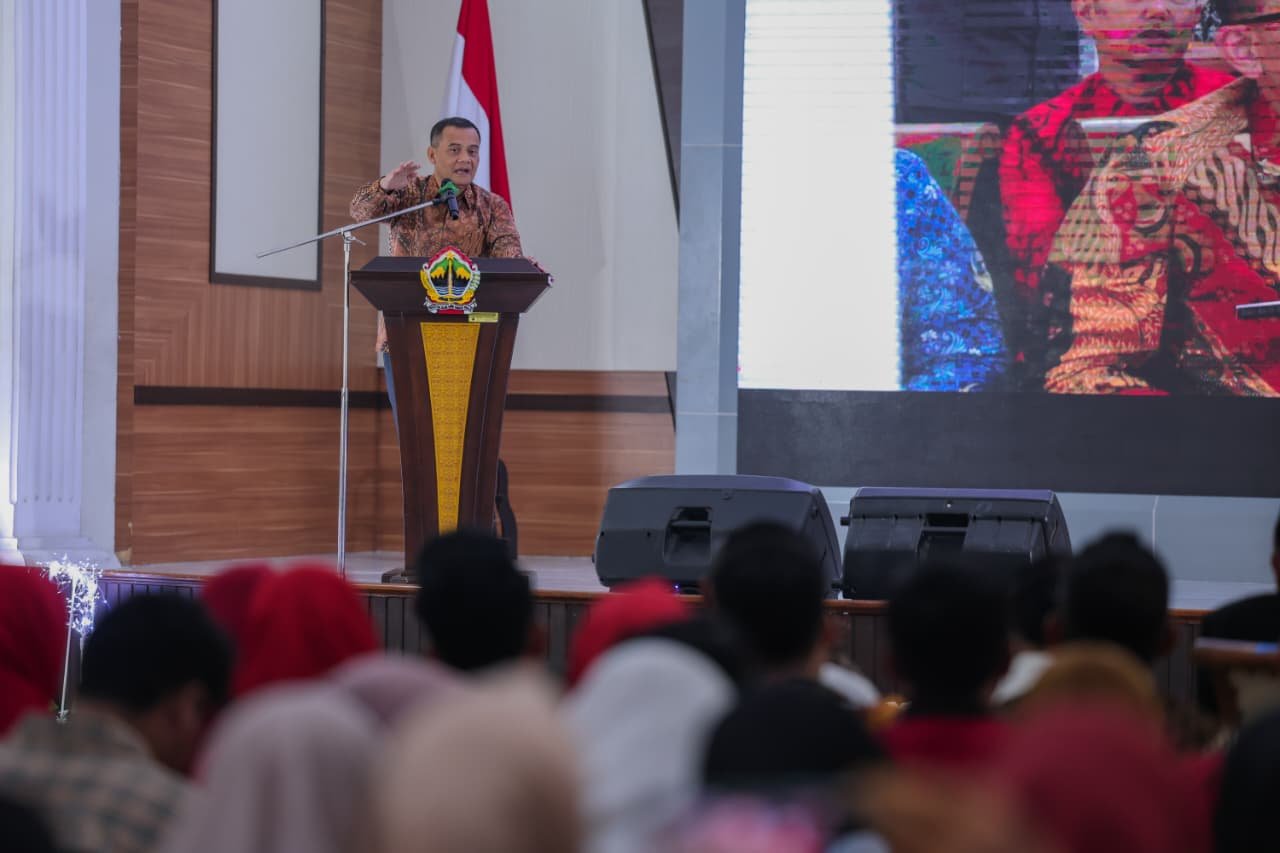Gubernur Jawa Tengah, Ahmad Luthfi saat memberikan arahan pada acara silaturahmi dan halal bihalal Apmiso Jawa Tengah di Wisma Perdamaian. (dok Pemprov Jateng)