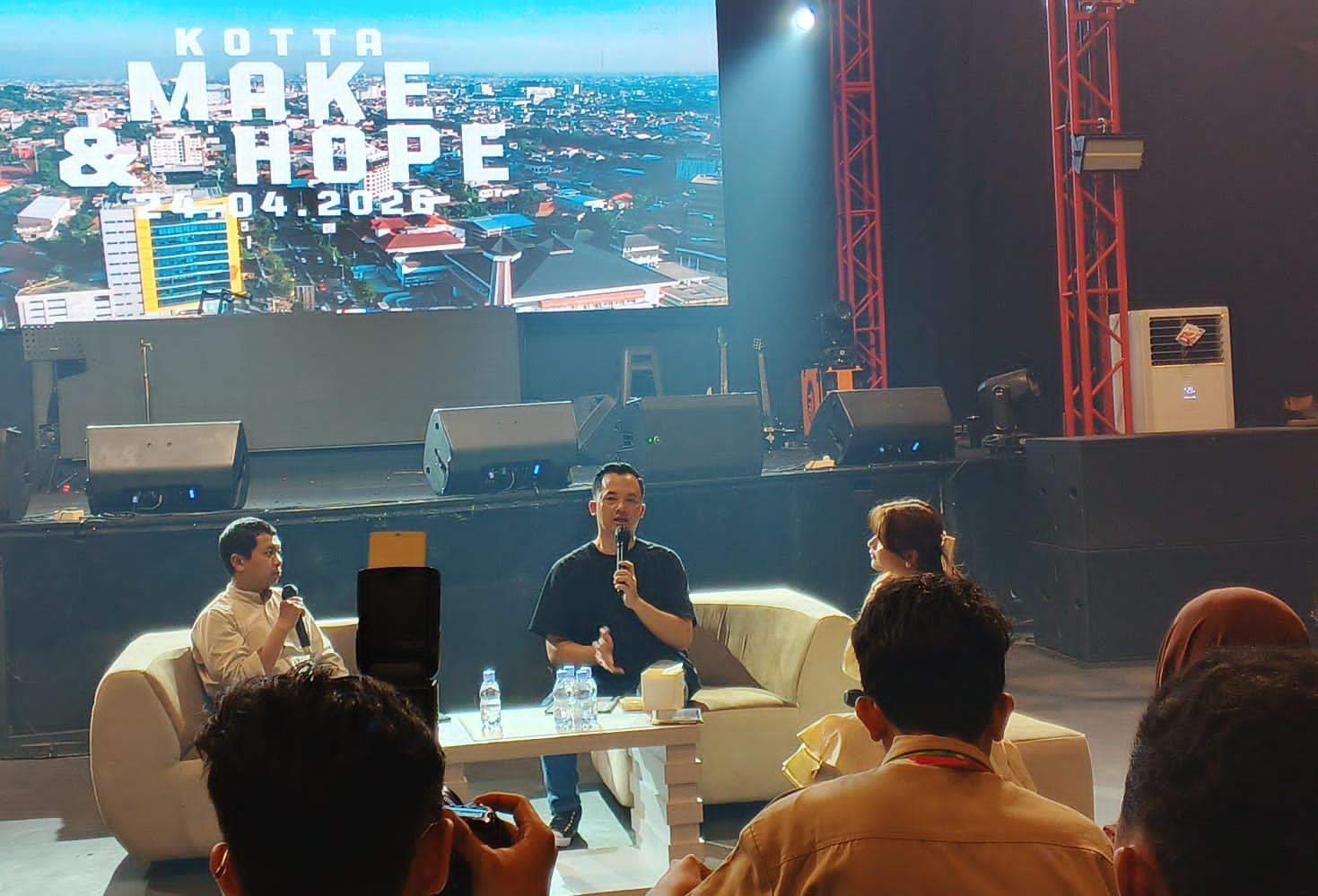 Ketua Fraksi Partai Gerindra DPRD Jawa Tengah, Sudarsono saat memberikan arahan dalam kegiatan forum diskusi bertajuk *Make & Hope* yang digelar Komunitas Transformasi Kota (Kotta). (dok Istimewa)