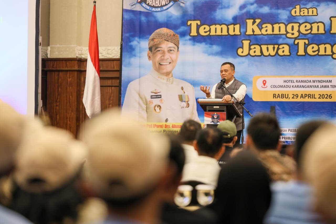 Gubernur Jawa Tengah, Ahmad Luthfi saat menghadiri halalbihalal dan temu kangen petarung Jawa Tengah di Hotel Ramada Wyndam, Sukoharjo. (dok Pemprov Jateng)
