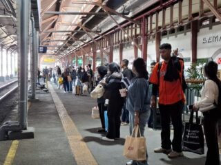 KAI Daop 4 Semarang catat lonjakan penumpang pada awal long weekend libur Kenaikan Yesus Kristus pada 13–14 Mei 2026. (dok KAI)