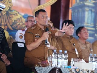 Gubernur Jawa Tengah, Ahmad Luthfi saat menghadiri acara Rembug Pembangunan Jawa Tengah 2026 wilayah Banyumas Raya yang berlangsung di Pendopo Kabupaten Banjarnegara, Senin, 18 Mei 2026. (dok Pemprov Jateng)