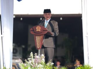 Gubernur Jawa Tengah, Ahmad Luthfi saat memimpin upacara peringatan Hari Kebangkitan Nasional (Harkitnas). (dok Pemprov Jateng)