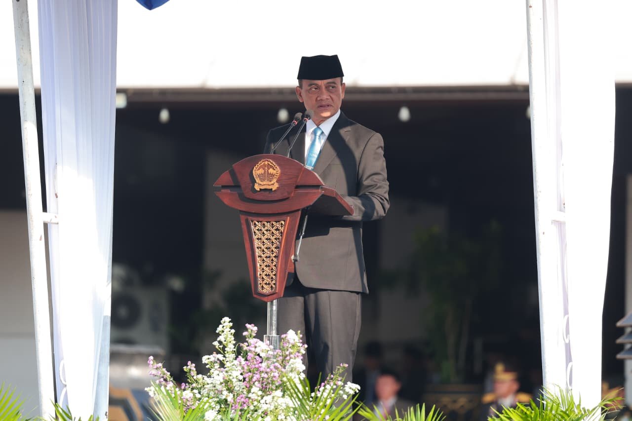 Gubernur Jawa Tengah, Ahmad Luthfi saat memimpin upacara peringatan Hari Kebangkitan Nasional (Harkitnas). (dok Pemprov Jateng)