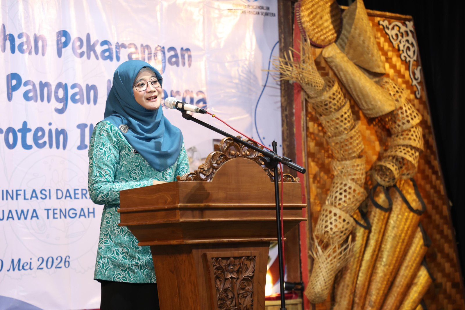 Ketua TP PKK Provinsi Jawa Tengah, Nawal Arafah Yasin, terus mengajak masyarakat memanfaatkan lahan pekarangan rumah sebagai upaya memperkuat ketahanan pangan keluarga. (dok Pemprov Jateng)