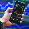 Berikut Daftar Emiten yang Turun Kelas