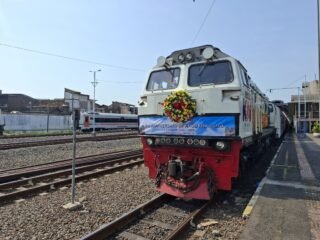 Kereta Api Argo Merbabu pelayanan kereta api kelas eksekutif relasi Semarang Tawang–Gambir pulang pergi. (dok KAI)