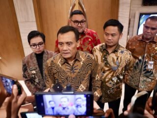 Gubernur Jateng, Ahmad Luthfi usai menghadiri Rakor Pengendalian Ahli Fungsi Lahan Sawah. (dok Pemprov Jateng)
