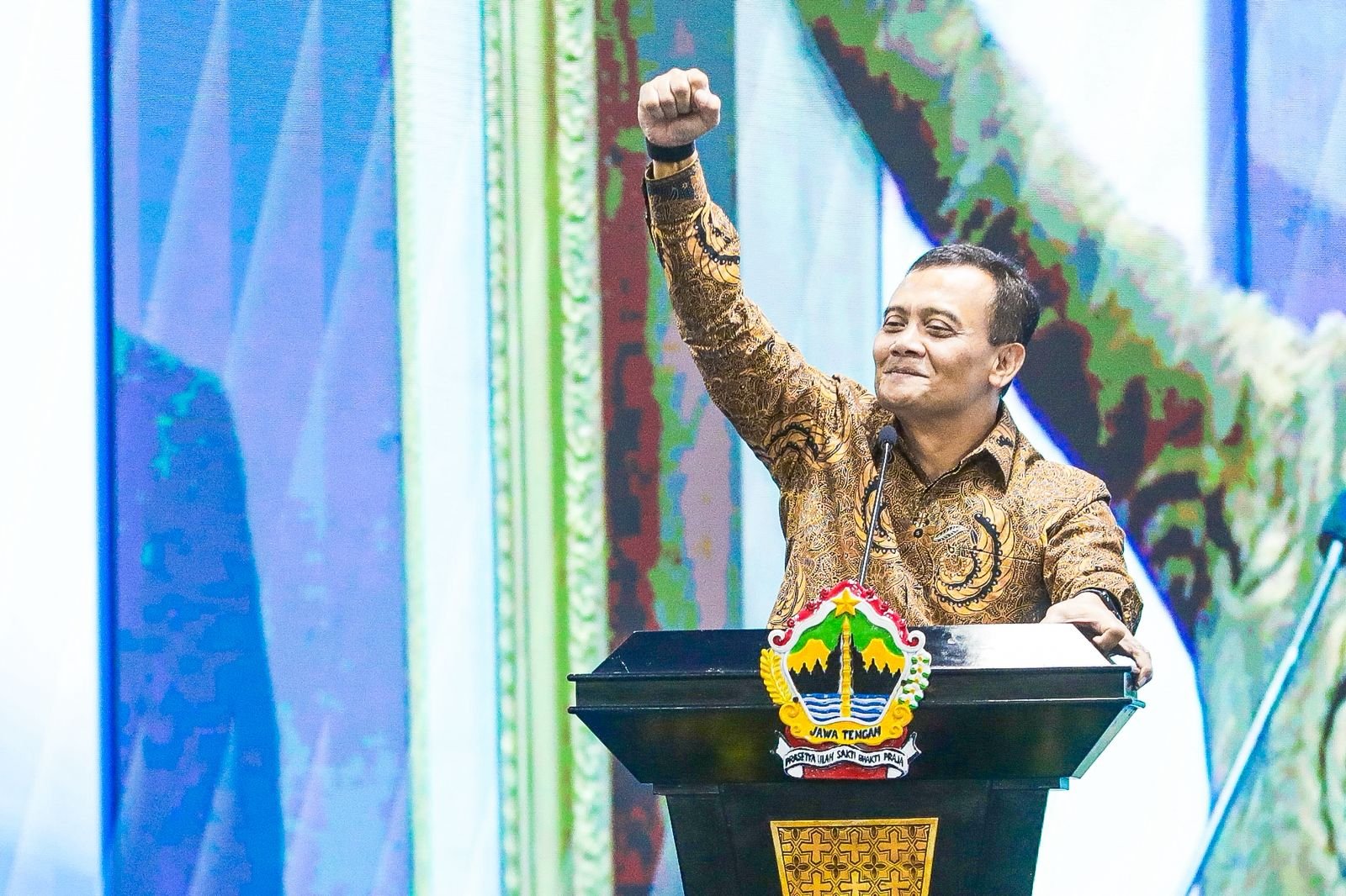 Gubernur Jateng, Ahmad Luthfi saat menghadiri acara peresmian program Insersi Pendidikan Perkoperasian di Gedung Grandhika Bhakti Praja Semarang. (dok Pemprov Jateng)