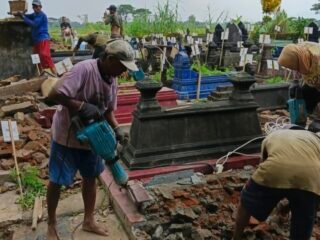 Dari Majelis Zikir ke Pemindahan Ribuan Makam, Kisah Al Iswat Semarang