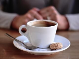 Penelitian Terbaru: Minum Kopi Pagi Hari Bisa Bantu Perpanjang Umur