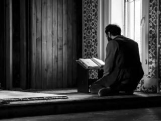 4 Amalan Sholawat Pendek untuk Memohon Kelancaran Rezeki