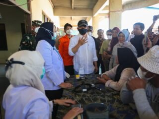 Warga Keluhkan Sesak dan Batuk, Pemprov Jateng Siagakan Dokter di TPA Putri Cempo