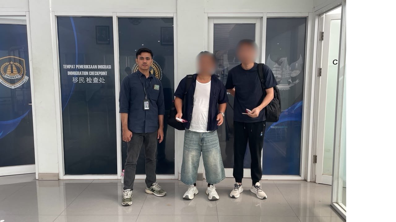 Imigrasi Semarang Deportasi Dua Warga Negara Tiongkok karena Penyalahgunaan Izin Tinggal