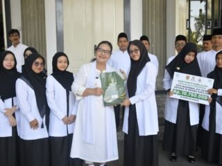 Siap Jadi Tuan Rumah, Wali Kota Semarang Agustina Wilujeng Bekali 16 Anggota Kafilah MTQ XXXI